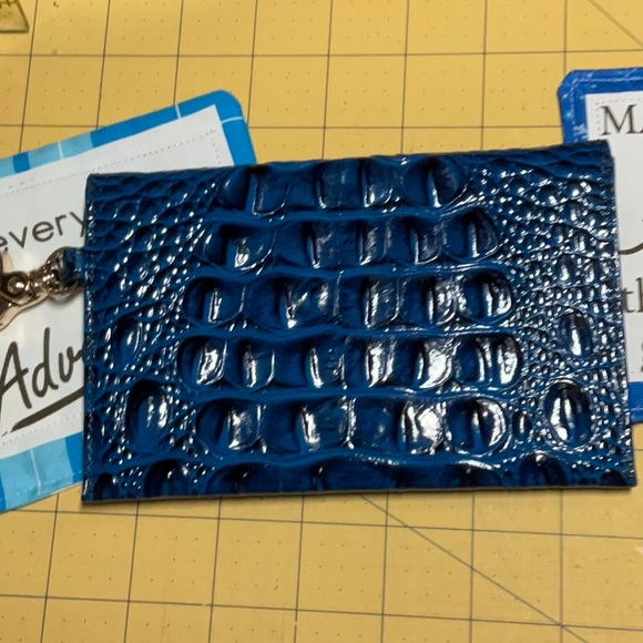 NWOT sapphire mini envelope case PASSPORT PERFECT - Picture 4 of 4